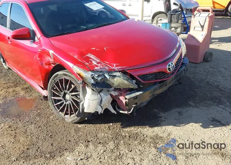 2014 Toyota Camry Se z USA, uszkodzony, nr VIN 4T1BF1FK5EU777503